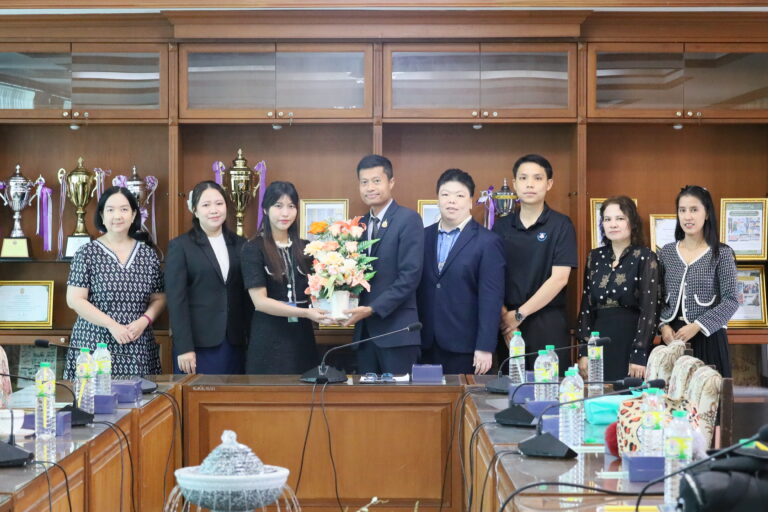 ร่วมแสดงความยินดี แก่ นางสาวสุฑามาศ ฤทธิ์ติ เนื่องในโอกาสได้รับการพิจารณาย้ายไปดำรงตำแหน่ง ครูผู้ช่วย และศึกษาดูงานระบบความปลอดภัย และระบบต่าง ๆ ของกลุ่มบริหารงานทั่วไป ณ โรงเรียนเทพศิรินทร์ร่มเกล้า สังกัด สำนักงานเขตพื้นที่การศึกษามัธยมศึกษากรุงเทพมหานคร เขต 2