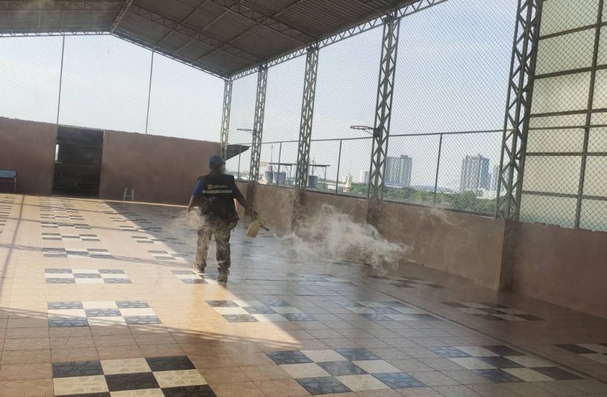 โรงเรียนอนุบาลวัดนางนองดำเนินการ ฉีดพ่นหมอกควันกำจัดยุงในสถานศึกษา