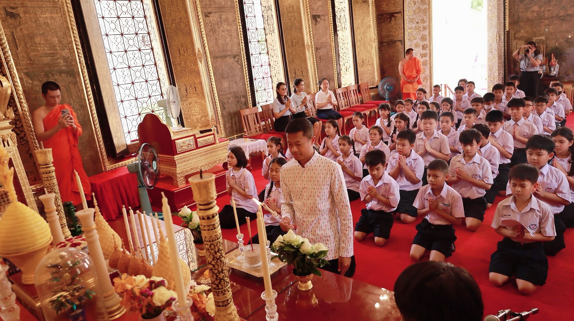 นักเรียน ชั้นประถมศึกษาปีที่ 4 โรงเรียนอนุบาลวัดนางนอง เข้าพิธีแสดงตนเป็นพุทธมามกะ ณ วัดนางนองวรวิหา…