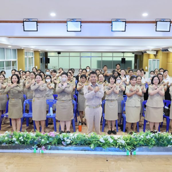 ดำเนินการประชุมครูและบุคลากรทางการศึกษาโรงเรียนอนุบาลวัดนางนอง