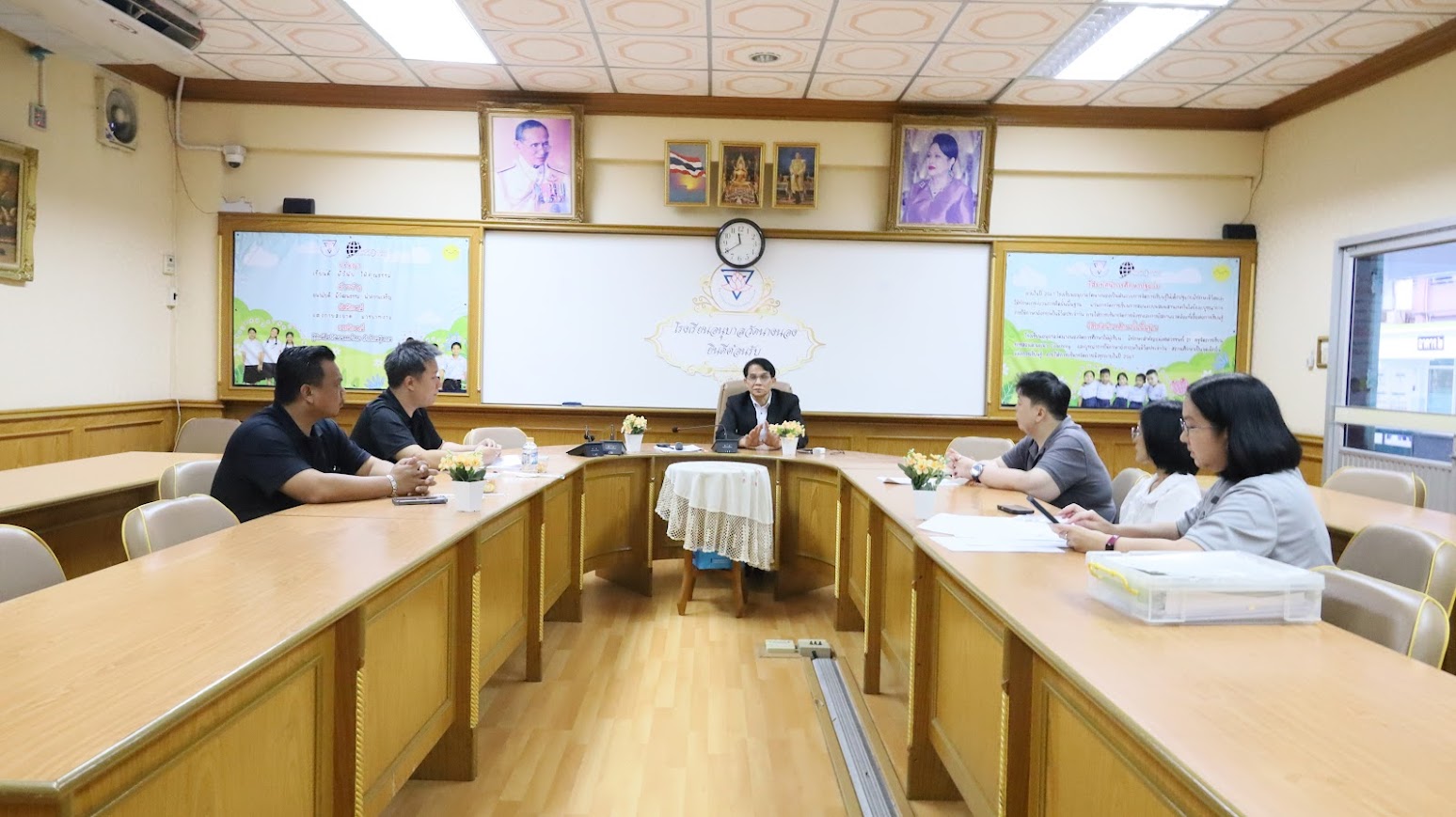 โรงเรียนอนุบาลวัดนางนอง ได้รับการตรวจตรามูลนิธิ จากสำนักงานเขตจอมทอง
